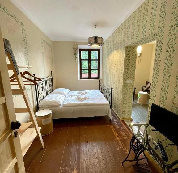 דירת חדר, Haraburdi® Recyclart