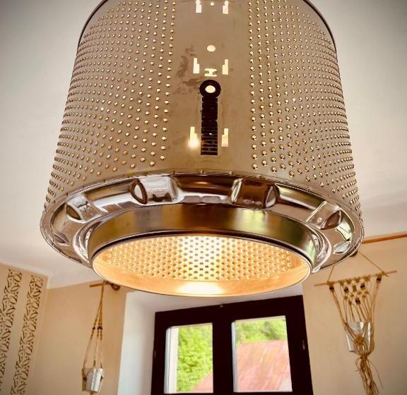 דירת חדר, Haraburdi® Recyclart