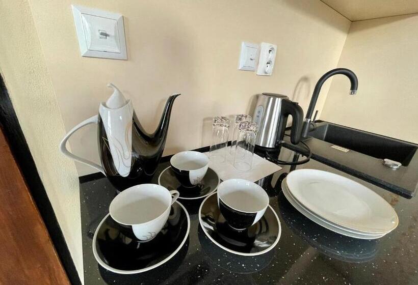 דירת חדר נוף לגינה, Haraburdi® Recyclart