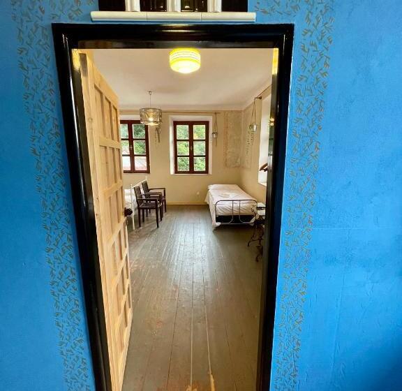 דירת חדר נוף לגינה, Haraburdi® Recyclart