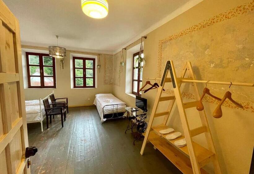 דירת חדר נוף לגינה, Haraburdi® Recyclart