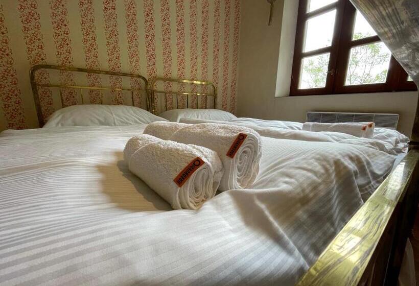 חדר סטנדרט לשלושה, Haraburdi® Recyclart