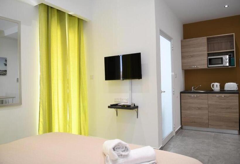 استودیوی لوکس, Dghajsa Guest House