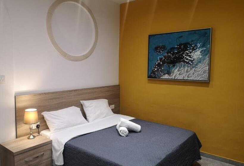 استودیوی استاندارد, Dghajsa Guest House