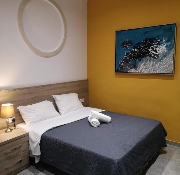 استودیوی استاندارد, Dghajsa Guest House