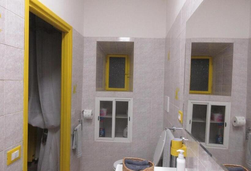 חדר סטנדרט, Radici Etrusche Sutri