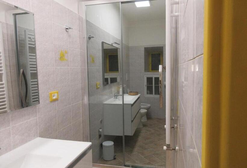 חדר סטנדרט, Radici Etrusche Sutri