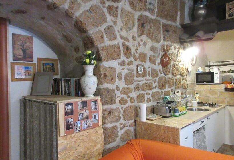 דירת חדר בקומת קרקע, Radici Etrusche Sutri