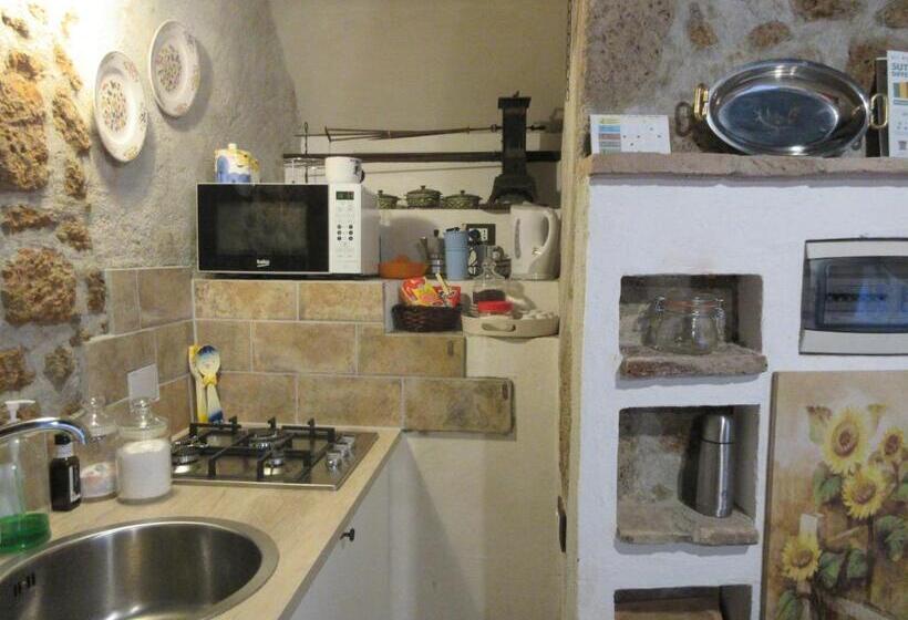 דירת חדר בקומת קרקע, Radici Etrusche Sutri