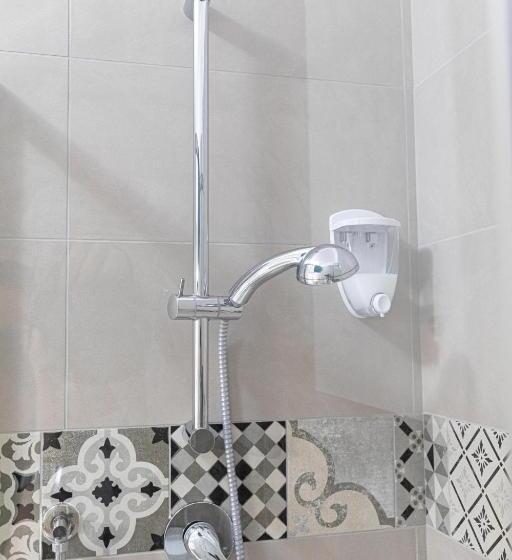 스탠다드 트리플 룸, 16th Fads