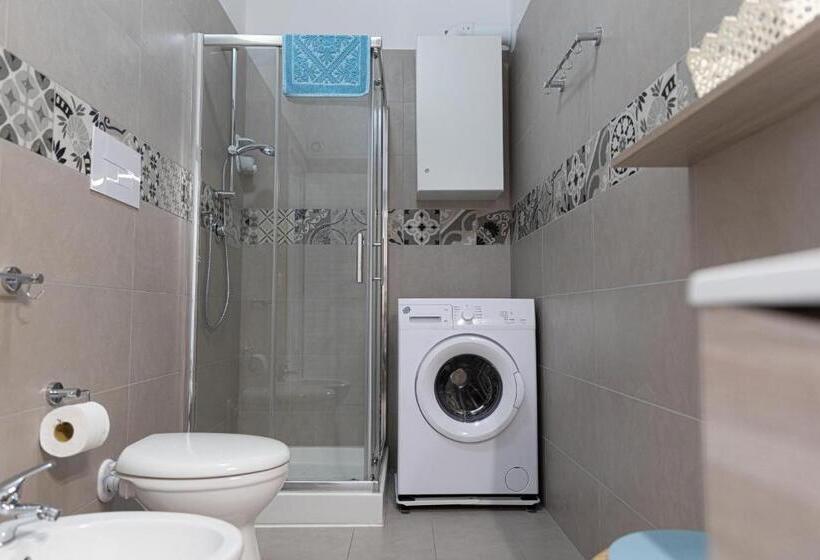 스탠다드 트리플 룸, 16th Fads