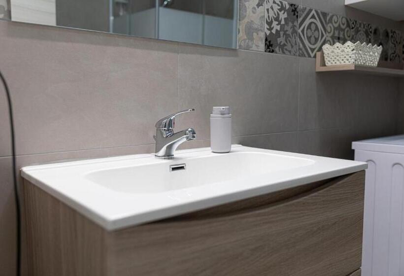 4인용 스탠다드 룸, 16th Fads