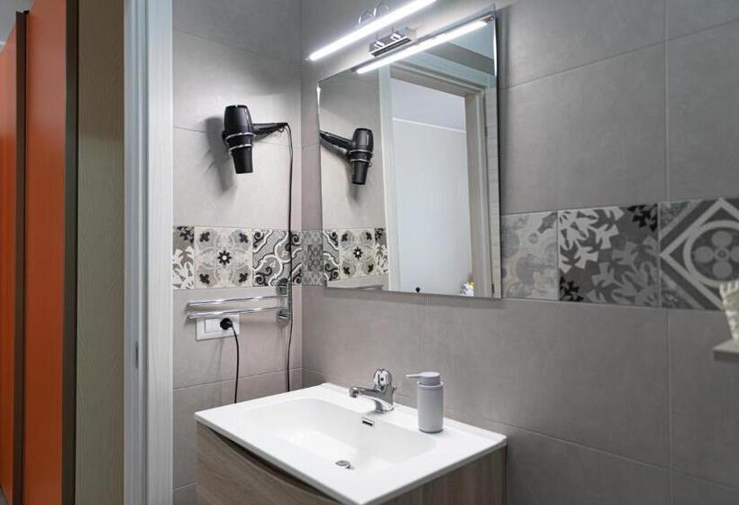 4인용 스탠다드 룸, 16th Fads