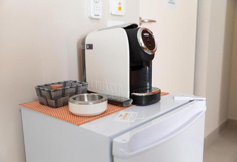 4인용 스탠다드 룸, 16th Fads