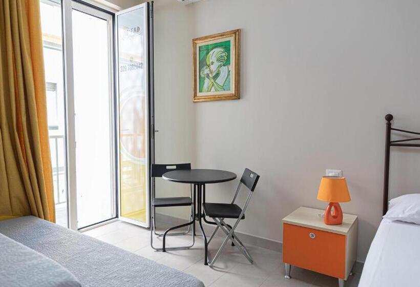 4인용 스탠다드 룸, 16th Fads