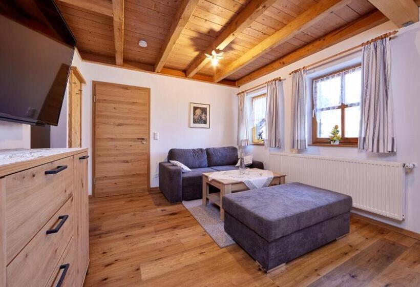 חדר סטנדרט לשלושה עם מרפסת, Appartements Gasthof Schleifmühle Unterammergau