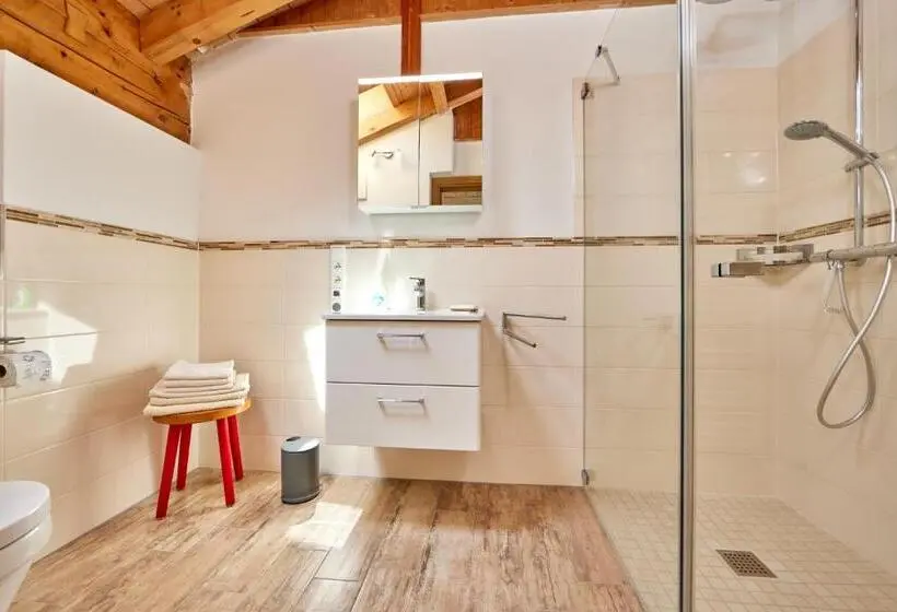 バルコニー付スタンダード４ベッドルーム, Appartements Gasthof Schleifmühle Unterammergau