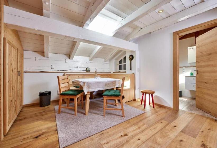 Четырехместный Номер Стандарт с Балконом, Appartements Gasthof Schleifmühle Unterammergau