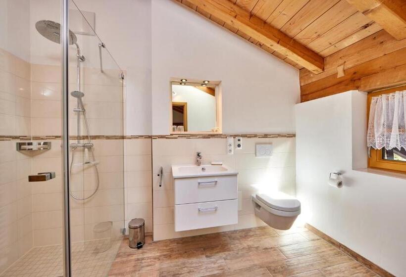 Трехместный Номер Стандарт с Балконом, Appartements Gasthof Schleifmühle Unterammergau