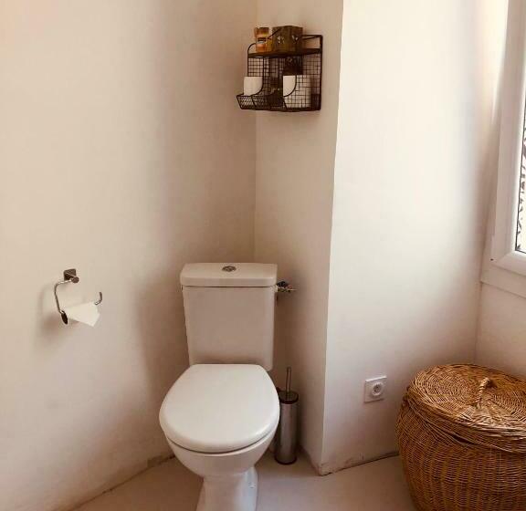 带大床的标准间, Maison Des Bourgades