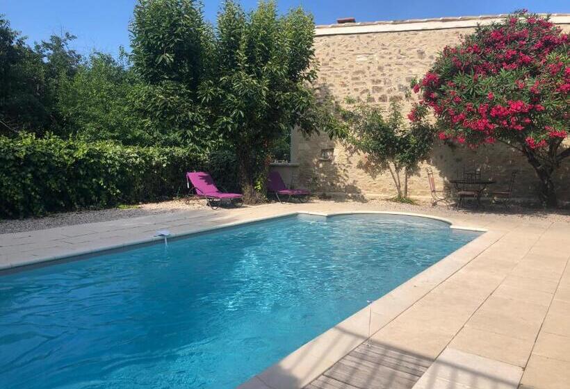 标准间, Maison Des Bourgades