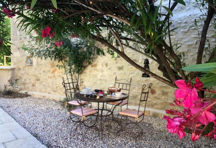 标准间, Maison Des Bourgades