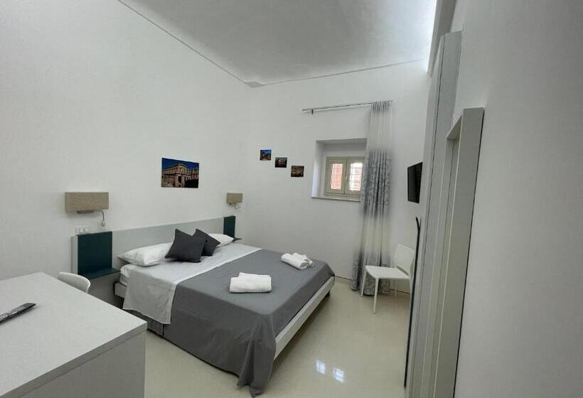 Номер Стандарт, Casa Crispi