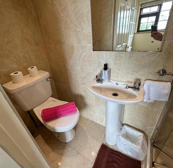 标准间, Edwards Cosy B&b