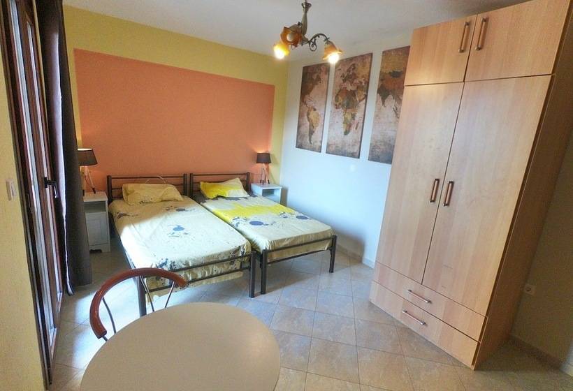 Habitació Estàndard, Studios Arabas