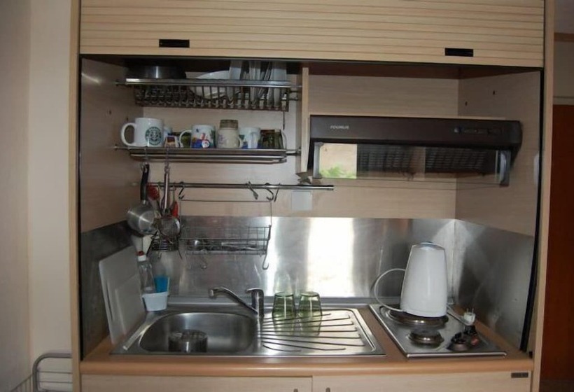 Estudi Deluxe, Studios Arabas