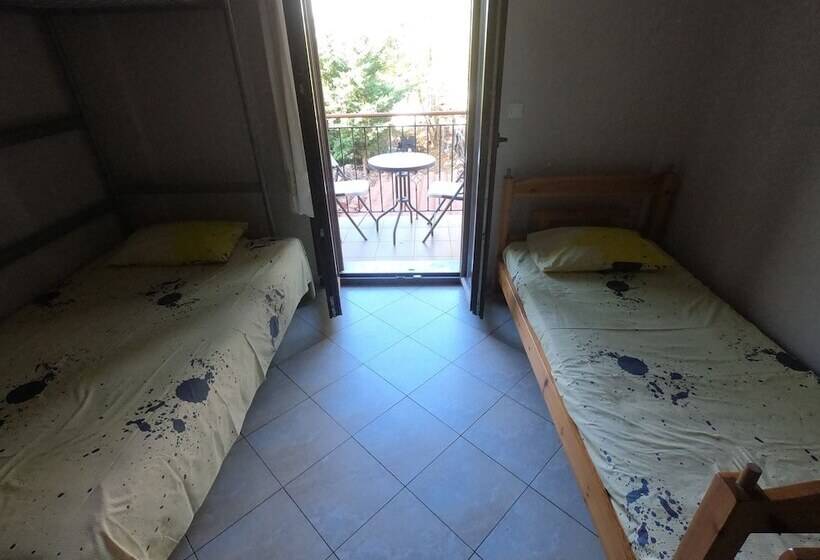 Habitació Estàndard, Studios Arabas