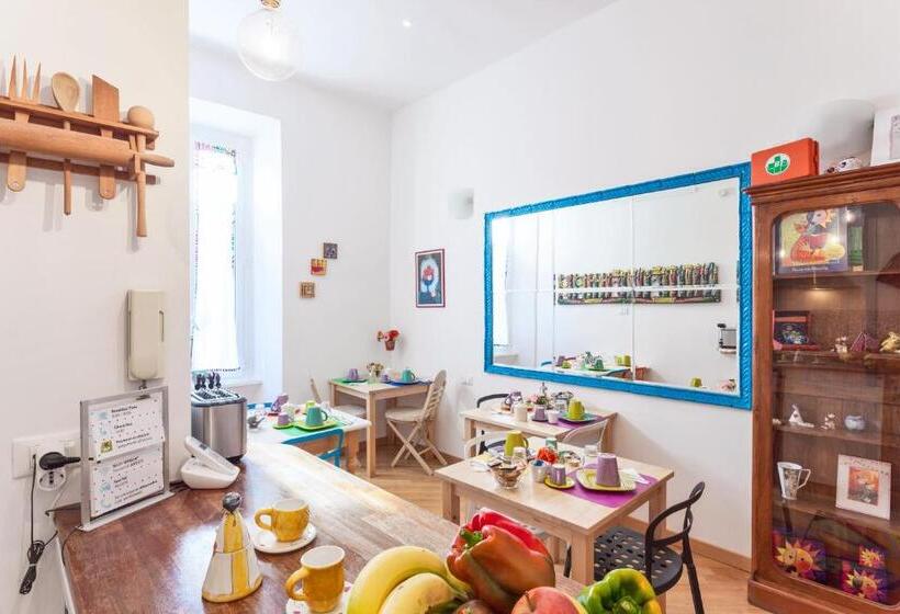 דירת שני חדרים, Gli Artisti