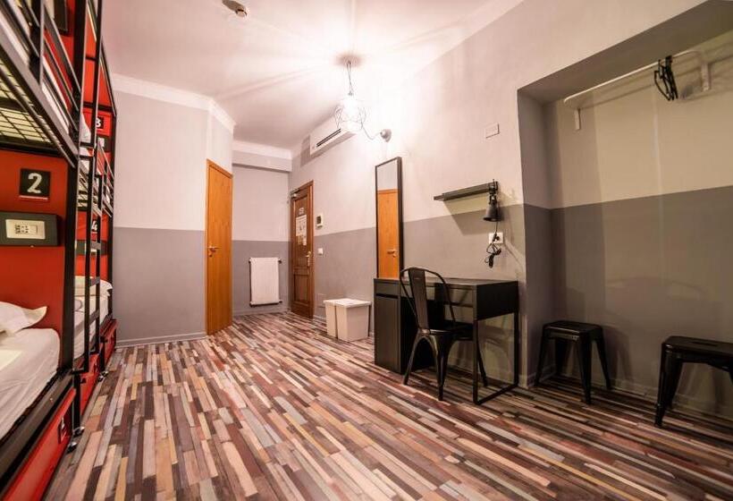 חדר סטנדרט לארבעה, Yellowsquare Rome