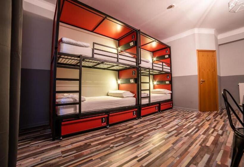 חדר סטנדרט לארבעה, Yellowsquare Rome