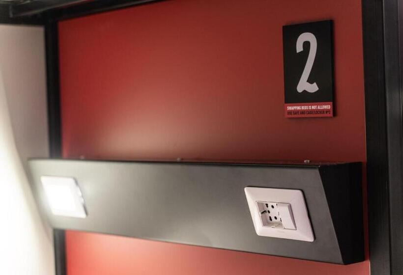 חדר סטנדרט לארבעה, Yellowsquare Rome