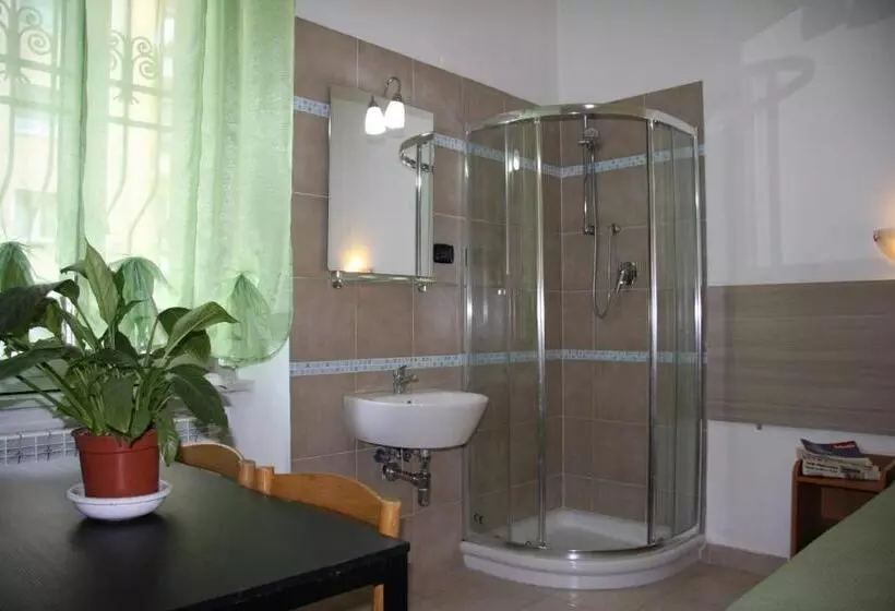 تختخواب در اتاق مشترک, Adelchi