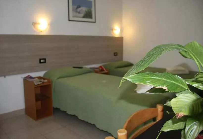 تختخواب در اتاق مشترک, Adelchi