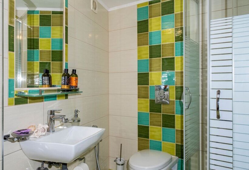 スーペリアールーム, Aris Boutique