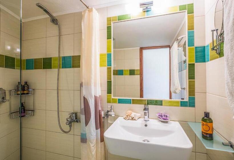 スーペリアトリプルルーム, Aris Boutique