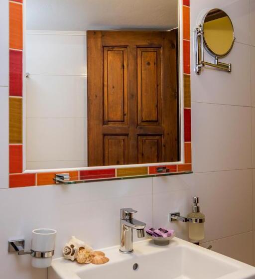 スーペリアトリプルルーム, Aris Boutique