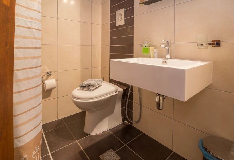 スーペリアールーム, Aris Boutique