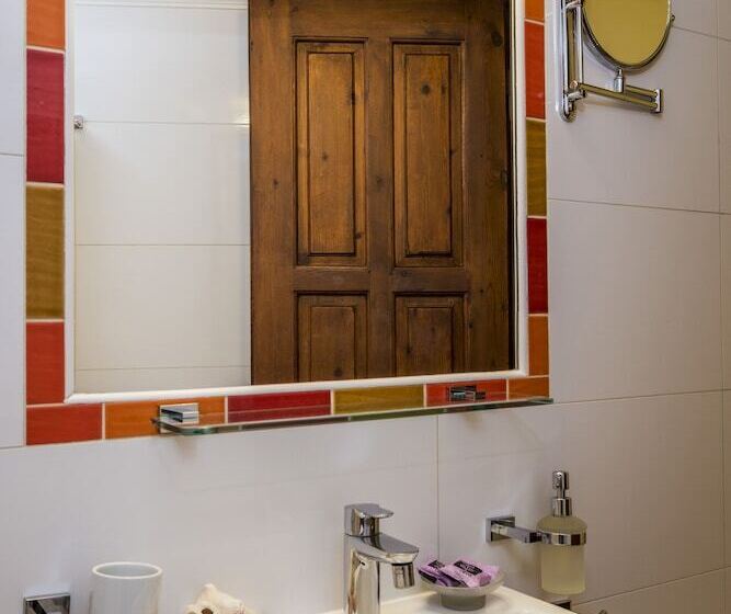 スーペリアトリプルルーム, Aris Boutique