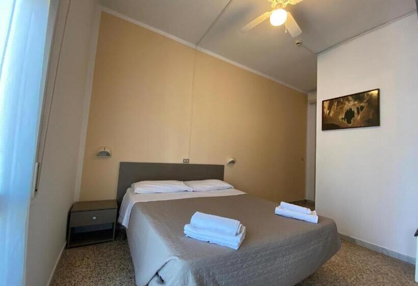 Camera Standard con Balcone, Britta