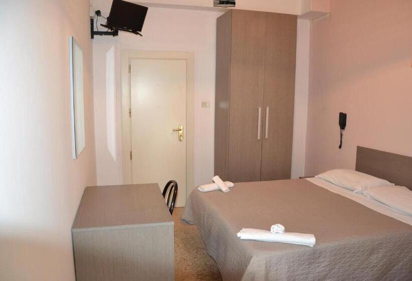 Camera Standard con Balcone, Britta