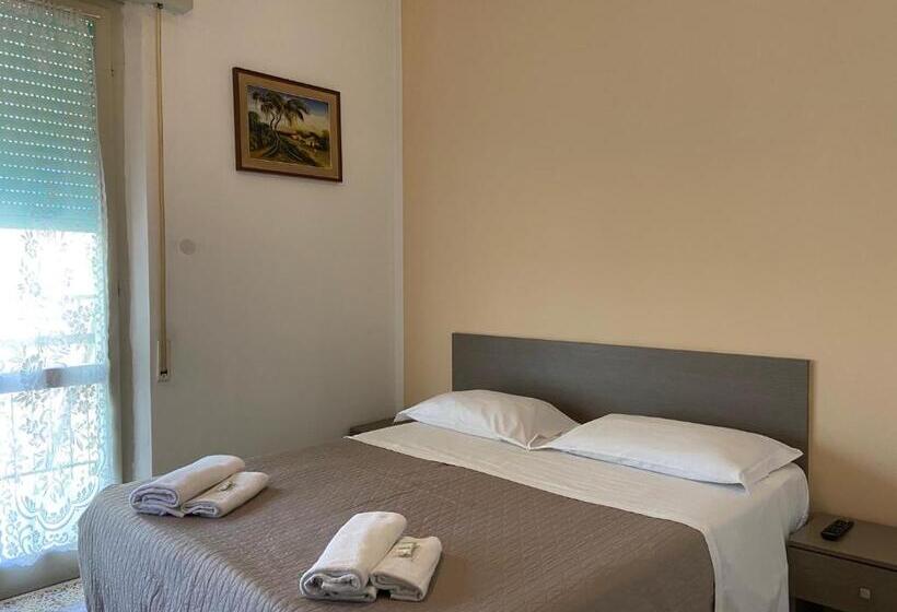 Camera Standard con Balcone, Britta