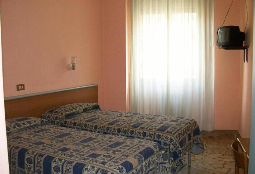 اتاق استاندارد سه نفره, Del Sud