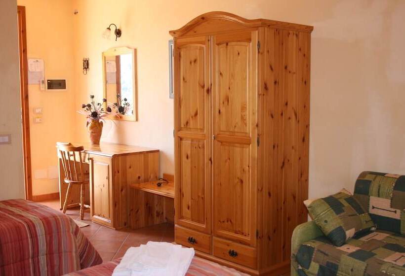 标准单人间, Il Cortile