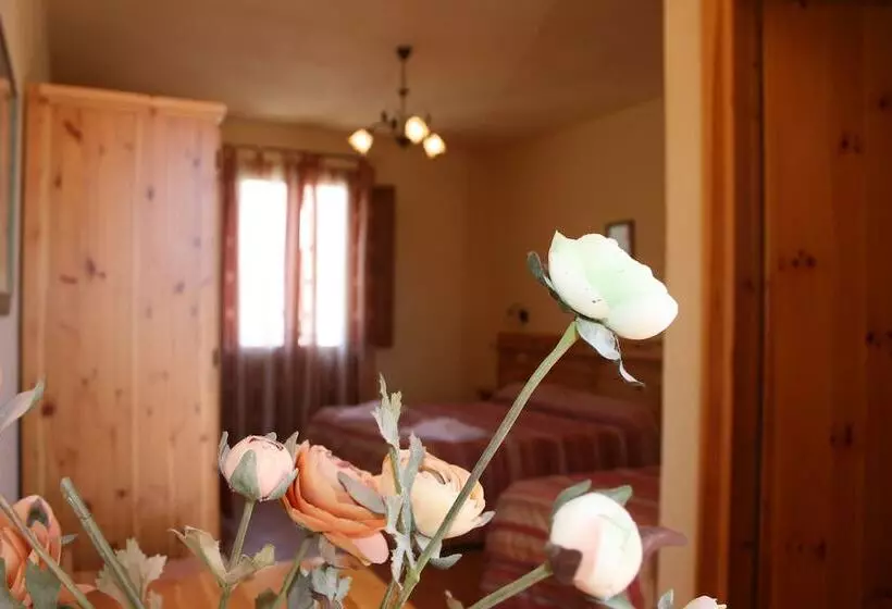 اتاق استاندارد سه نفره, Il Cortile