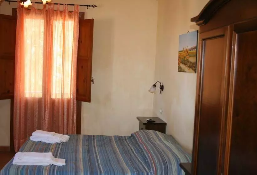 اتاق استاندارد, Il Cortile