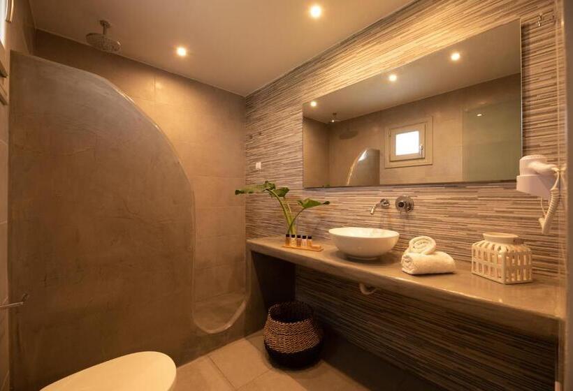 חדר סופריור, Kalisperis